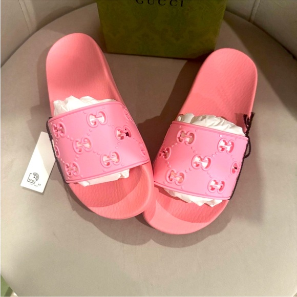 Gucci Vibrant Pink Logo Slides - Picture 1 of 3